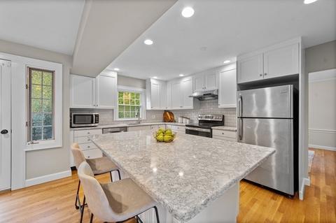 8 Parker Rd, Needham, MA 02494 photo 1
