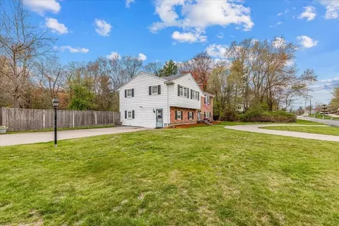 8 Stonewood Dr, Canton, MA 02021 photo 5