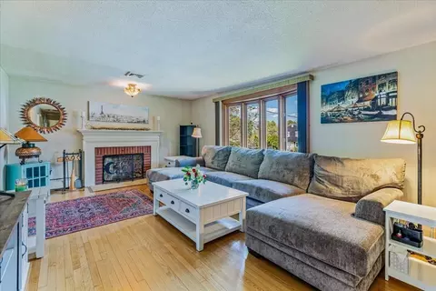8 Stonewood Dr, Canton, MA 02021 photo 2
