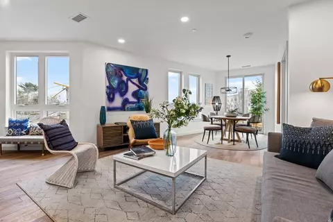 97 Elmwood St #309, Cambridge, MA 02140