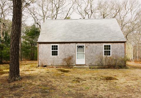 34 Pinehurst Rd, Falmouth, MA 02536