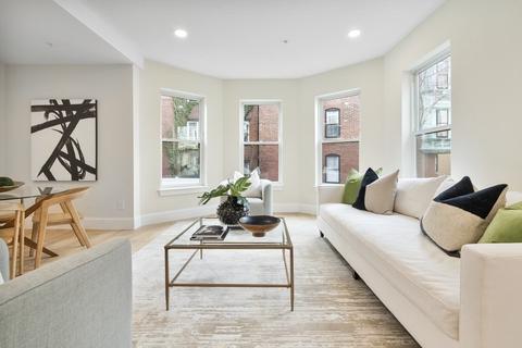 12 Arnold Cir #4, Cambridge, MA 02139