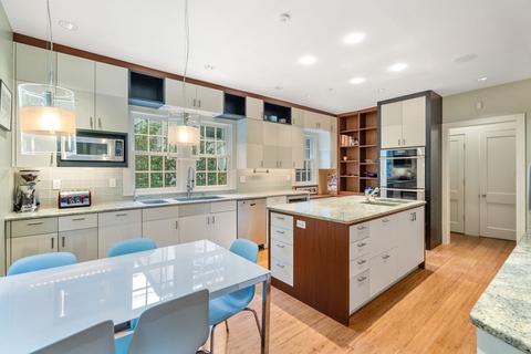 8 Griggs Ter, Brookline, MA 02446 photo 4