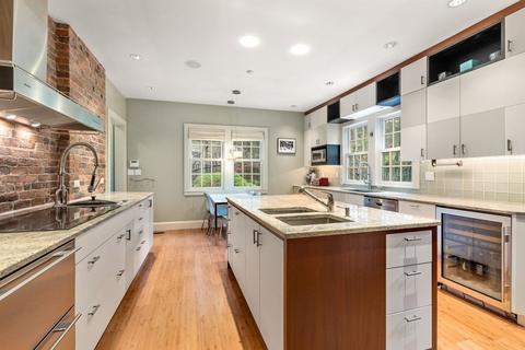 8 Griggs Ter, Brookline, MA 02446 photo 2