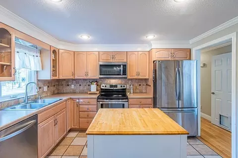 1883 Shirley Rd, Lancaster, MA 01523 photo 9