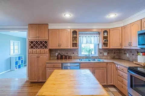 1883 Shirley Rd, Lancaster, MA 01523 photo 10