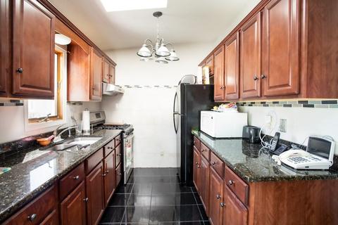 707 Valentine St, Fall River, MA 02720 photo 18