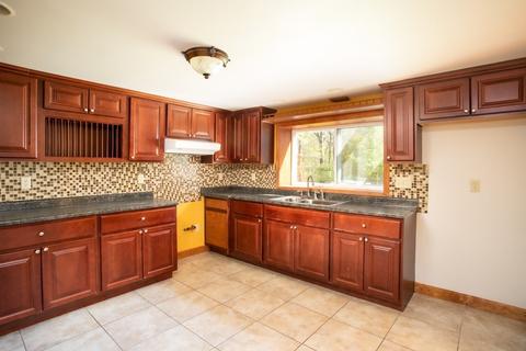 707 Valentine St, Fall River, MA 02720 photo 12