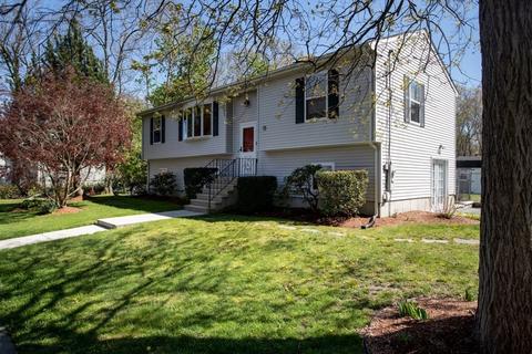 707 Valentine St, Fall River, MA 02720 photo 3