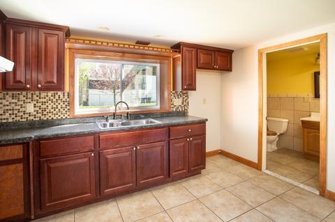 707 Valentine St, Fall River, MA 02720 photo 14
