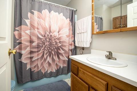 707 Valentine St, Fall River, MA 02720 photo 31