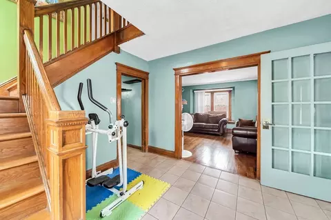 28 Meredith St, Springfield, MA 01108 photo 4