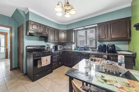 28 Meredith St, Springfield, MA 01108 photo 12