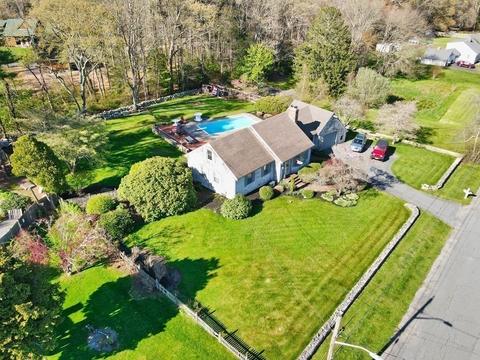 21 Lantern Ln, Acushnet, MA 02743 photo 6