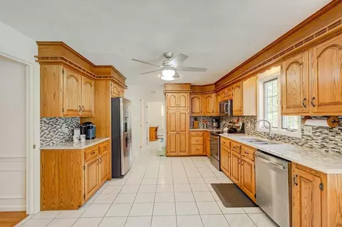 31 Enos Cir, Reading, MA 01867 photo 14