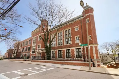 76 Elm St #G09, Boston, MA 02130