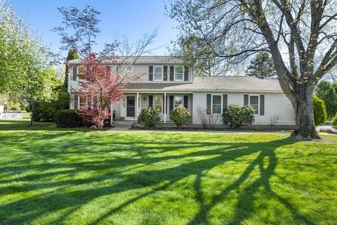 37 Hampden Ln, Agawam, MA 01001