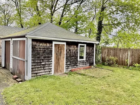 10 Sawyer St, Wareham, MA 02571 photo 5