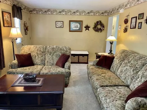 21 Oakmont St, Webster, MA 01570 photo 2
