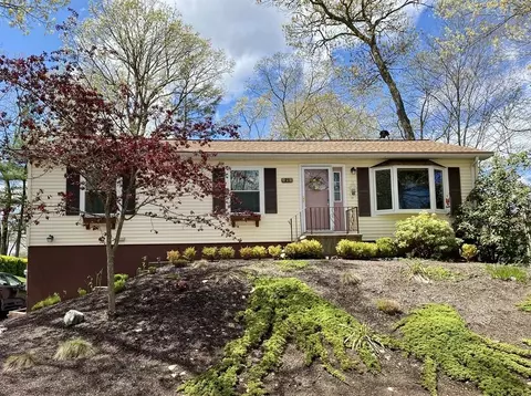 21 Oakmont St, Webster, MA 01570 photo 1