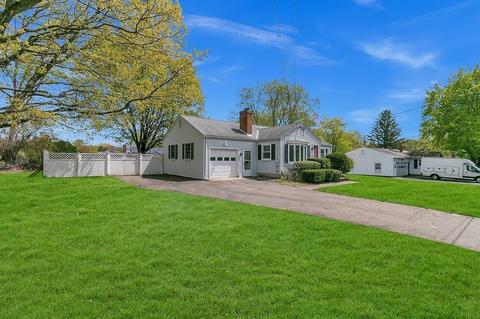 7 Riley St, Easthampton, MA 01027 photo 2