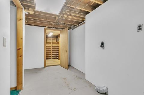 7 Riley St, Easthampton, MA 01027 photo 30