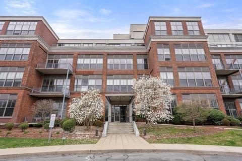 156 Porter St #205, Boston, MA 02128