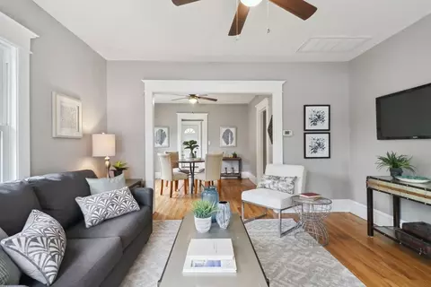 33 Crest St, Springfield, MA 01109 photo 2