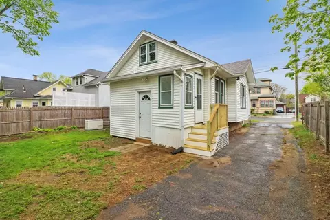 33 Crest St, Springfield, MA 01109 photo 22