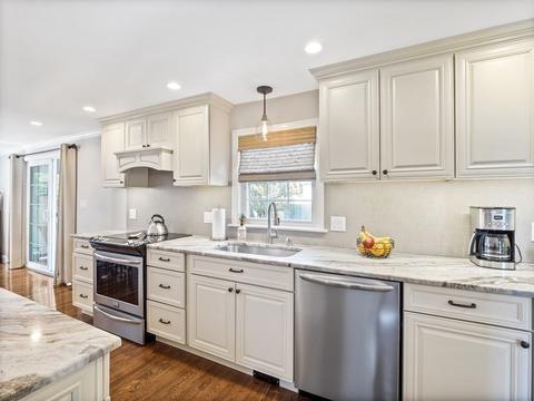 43 Windsor Rd, Stoneham, MA 02180 photo 5