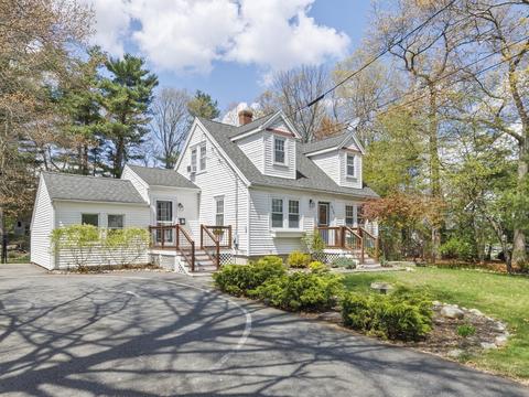 435 Old Post Rd, Walpole, MA 02081 photo 2