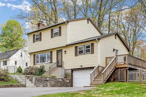 4 Walker Rd, Franklin, MA 02038 photo 1