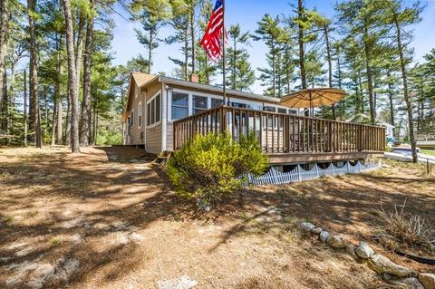 41 Blackmore Pond Cir, Wareham, MA 02576
