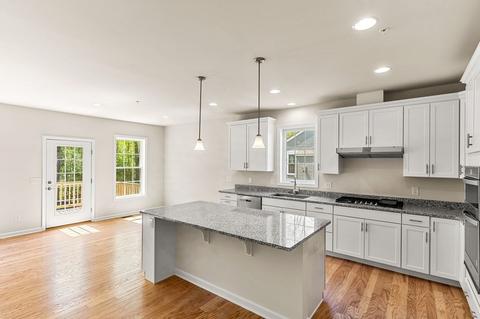 31 Sienna Cir #3712, Upton, MA 01568