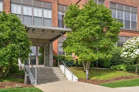 156 Porter St #133, Boston, MA 02128