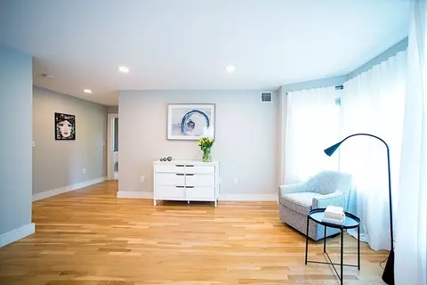 32 Pleasant St #32, Needham, MA 02492 photo 5