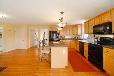 16 Taft Ave, Maynard, MA 01754 photo 4