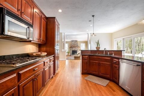 19 Dover Dr, Walpole, MA 02081 photo 9