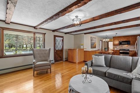 190 North Rd, Bedford, MA 01730