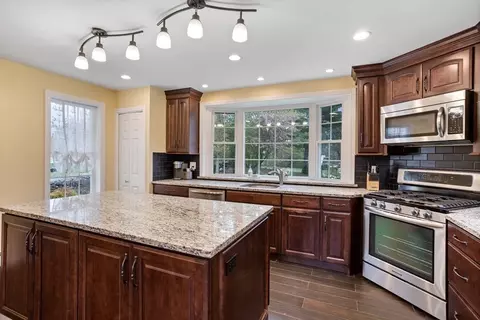 85 Forest St, Dunstable, MA 01827 photo 8