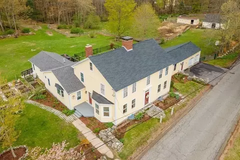 85 Forest St, Dunstable, MA 01827