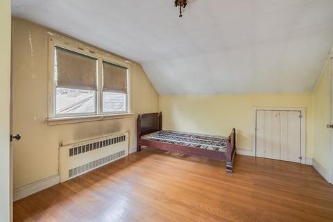 20 Towne St, Chicopee, MA 01013 photo 17
