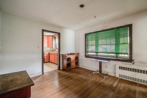 20 Towne St, Chicopee, MA 01013 photo 9