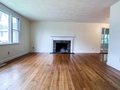 523 Greendale Ave, Needham, MA 02492 photo 2