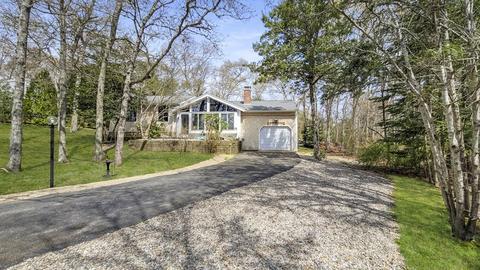 102 Lakeside Dr E, Barnstable, MA 02632 photo 1