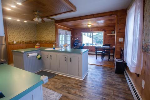 9 Clinton St, Ware, MA 01082 photo 5