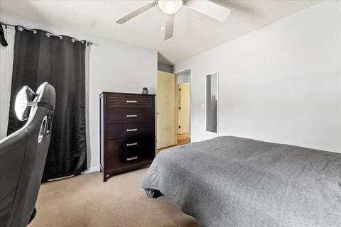 160 University St, Springfield, MA 01104 photo 18