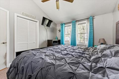 160 University St, Springfield, MA 01104 photo 12