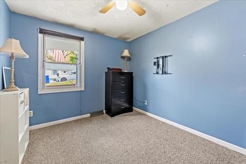 160 University St, Springfield, MA 01104 photo 20