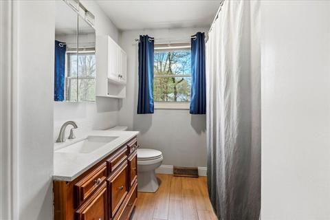 160 University St, Springfield, MA 01104 photo 15
